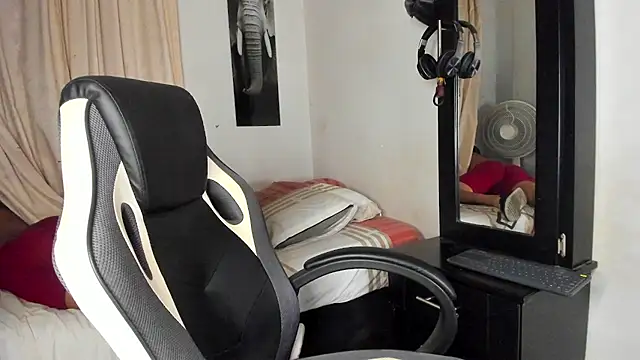 LucasWatsonnn online show from July 2026 04:08:02 AM