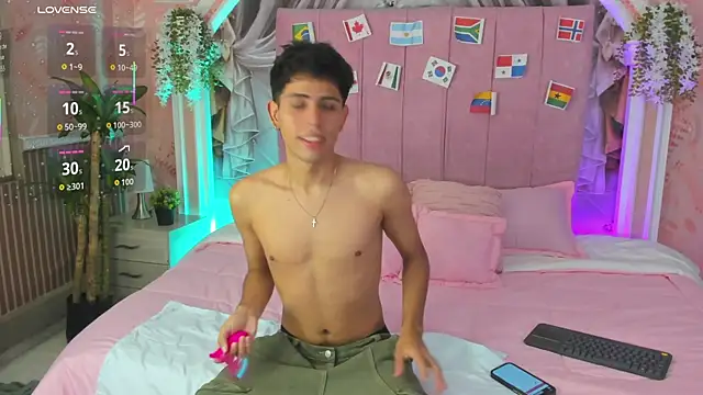 hunterwest06 online show from June 2026 11:51:02 AM