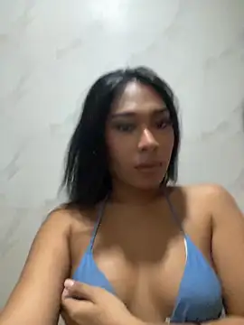 hugecock tamira online show from June 2026 04:45:01 PM