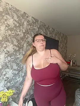 LucieLouBabe online show from July 2026 11:25:02 AM