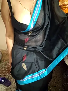 Snapshot of radhikagupta345 chatting on June 2026 06:32:01 PM radhikagupta345 online show from June 2026 06:32:01 PM