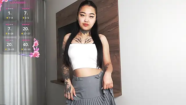 Snapshot of LillGothBaby chatting on June 2026 04:26:01 AM LillGothBaby online show from June 2026 04:26:01 AM