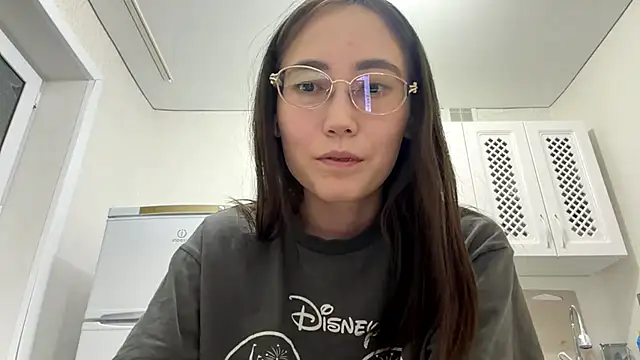 Snapshot of VickieTrudo chatting on June 2026 09:17:02 PM VickieTrudo online show from June 2026 09:17:02 PM