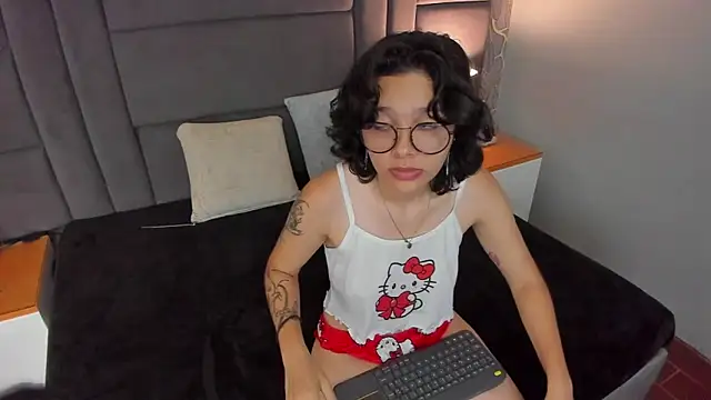 Snapshot of scarleth_blaze chatting on June 2026 03:22:02 AM scarleth blaze online show from June 2026 03:22:02 AM