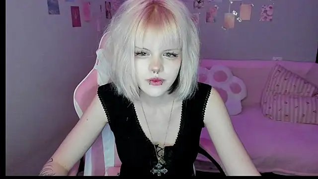 Snapshot of VelvetAlice chatting on July 2026 08:36:01 PM VelvetAlice online show from July 2026 08:36:01 PM