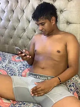 Snapshot of Henrry_s chatting on May 2026 07:26:02 PM Henrry s online show from May 2026 07:26:02 PM