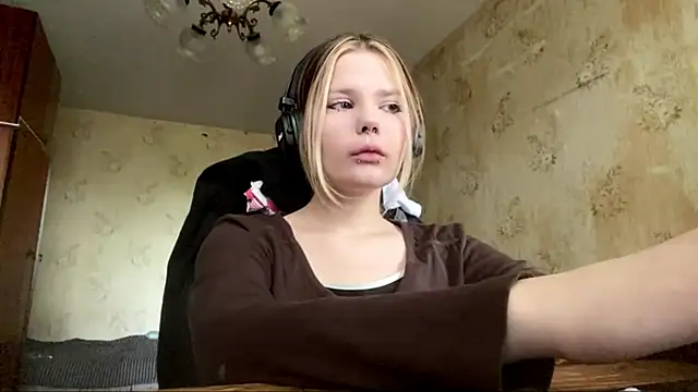 SusanaLeichty online show from May 2026 07:27:01 AM