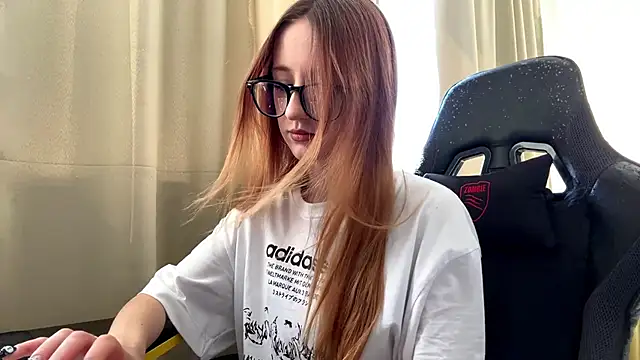 Sunshine Kira online show from May 2026 07:15:02 AM