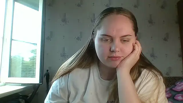 Snapshot of SoftHypnose chatting on June 2026 08:05:02 AM SoftHypnose online show from June 2026 08:05:02 AM