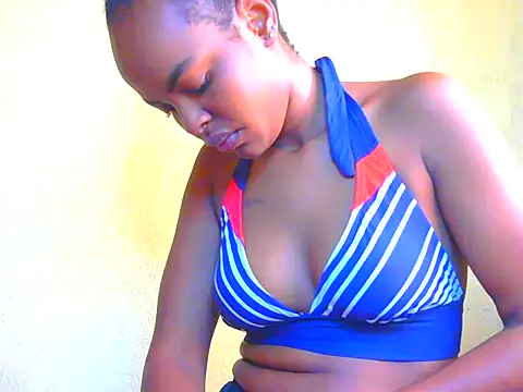 prettysuri22 online show from June 2026 11:01:01 AM