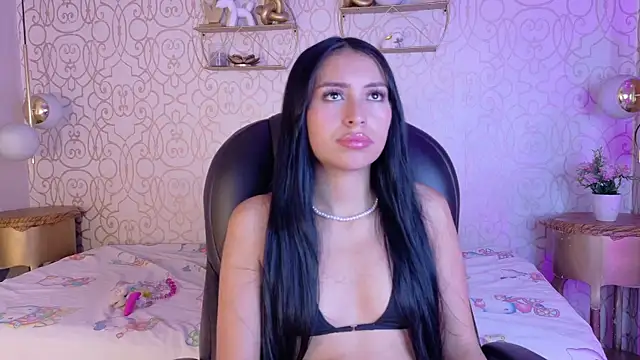 Laurengh  online show from June 2026 08:58:01 PM