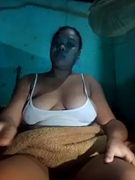 Snapshot of mygatinha69 chatting on June 2026 10:35:01 PM mygatinha69 online show from June 2026 10:35:01 PM
