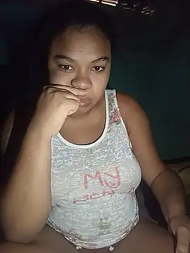 Snapshot of mygatinha69 chatting on June 2026 12:33:02 PM mygatinha69 online show from June 2026 12:33:02 PM