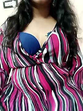 Snapshot of roopa__ chatting on June 2026 08:53:01 AM roopa online show from June 2026 08:53:01 AM