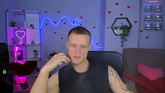 Snapshot of mike_crist chatting on June 2026 11:24:01 PM mike crist online show from June 2026 11:24:01 PM