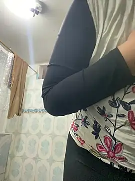 Snapshot of -Cattleya- chatting on July 2026 01:39:02 PM -Cattleya- online show from July 2026 01:39:02 PM