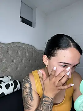 Snapshot of DaniRivers_ chatting on July 2026 08:04:01 PM DaniRivers online show from July 2026 08:04:01 PM