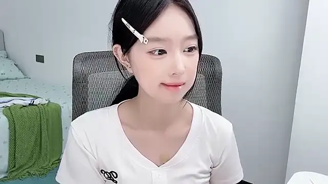Yoyo33355 online show from June 2026 11:54:02 AM
