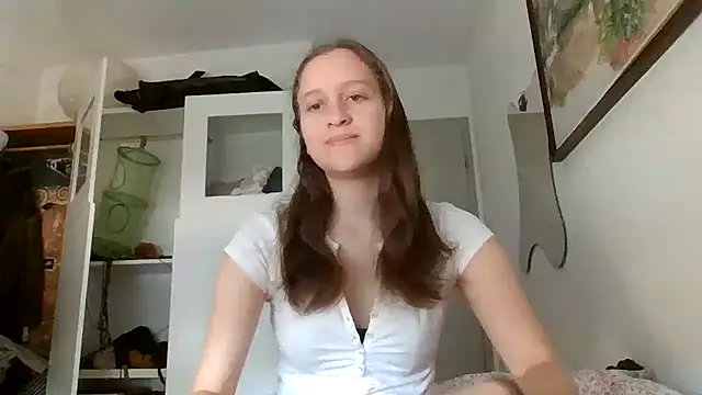 Snapshot of SoftieSophie chatting on June 2026 06:01:01 AM SoftieSophie online show from June 2026 06:01:01 AM