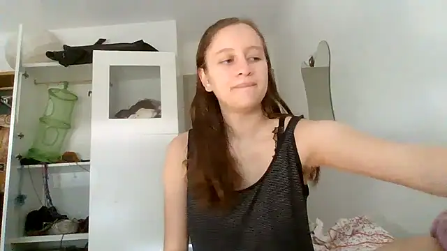 Snapshot of SoftieSophie chatting on June 2026 06:19:02 AM SoftieSophie online show from June 2026 06:19:02 AM