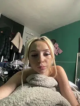 Snapshot of Glowing_Manny_Riah chatting on June 2026 01:46:01 PM Glowing Manny Riah online show from June 2026 01:46:01 PM