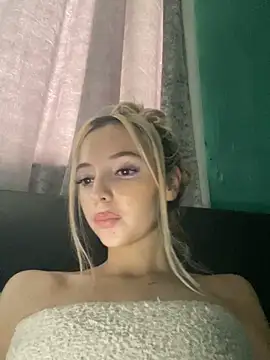 Snapshot of Glowing_Manny_Riah chatting on June 2026 12:52:02 PM Glowing Manny Riah online show from June 2026 12:52:02 PM