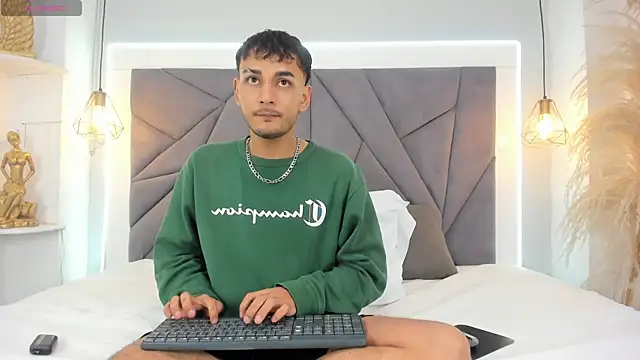 Snapshot of LiamBlake_ chatting on June 2026 05:17:02 AM LiamBlake online show from June 2026 05:17:02 AM