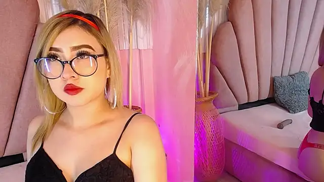 Doll Kitty  online show from June 2026 12:41:01 PM