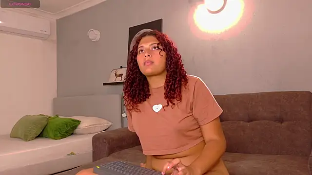 Snapshot of AmeliaLaurent_ chatting on June 2026 11:53:02 PM AmeliaLaurent online show from June 2026 11:53:02 PM