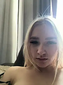 lisacryss3 online show from June 2026 03:00:02 AM