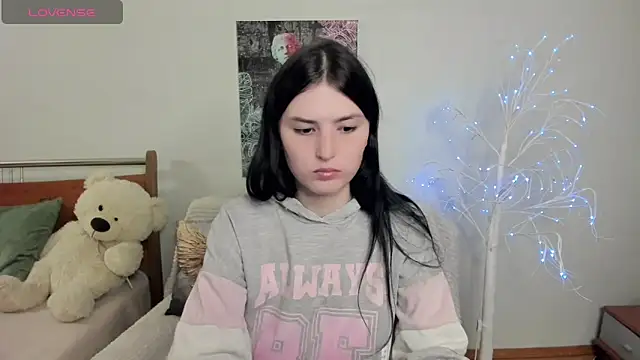 Kira Devi online show from May 2026 07:15:01 PM