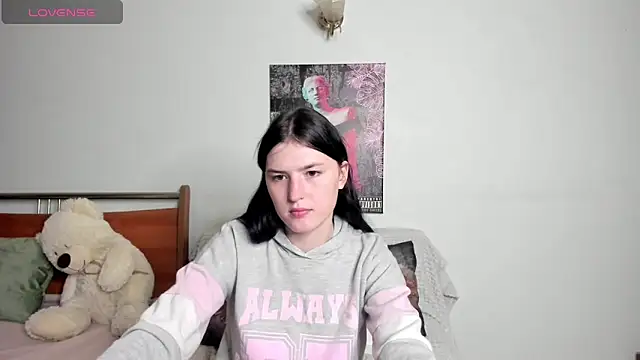 Kira Devi online show from June 2026 07:26:02 PM
