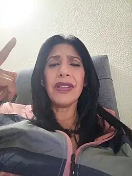 Snapshot of Samantha01_Rosse01 chatting on May 2026 07:11:02 PM Samantha01 Rosse01 online show from May 2026 07:11:02 PM