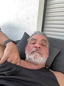 Snapshot of ramoon1965 chatting on July 2026 08:24:02 AM ramoon1965 online show from July 2026 08:24:02 AM