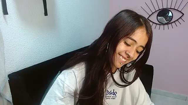 Snapshot of sofiacumgil chatting on June 2026 01:20:02 PM sofiacumgil online show from June 2026 01:20:02 PM