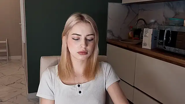 fruktozzkaa online show from May 2026 05:32:01 PM