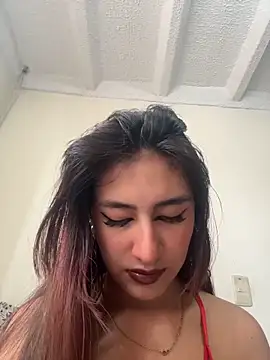 Snapshot of velariasoft_ chatting on June 2026 06:21:02 PM velariasoft online show from June 2026 06:21:02 PM