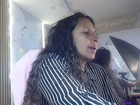 Danna Sg online show from July 2026 02:10:01 PM