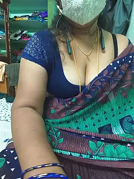 Snapshot of Tamil-kaviya98 chatting on August 2026 10:01:02 PM Tamil-kaviya98 online show from August 2026 10:01:02 PM