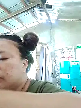 Snapshot of MommyRose28 chatting on July 2026 12:06:01 AM MommyRose28 online show from July 2026 12:06:01 AM