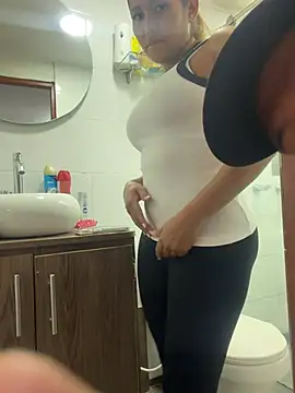 Snapshot of secretsex2217 chatting on June 2026 03:00:01 AM secretsex2217 online show from June 2026 03:00:01 AM