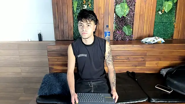 FedeViale online show from June 2026 04:02:01 AM