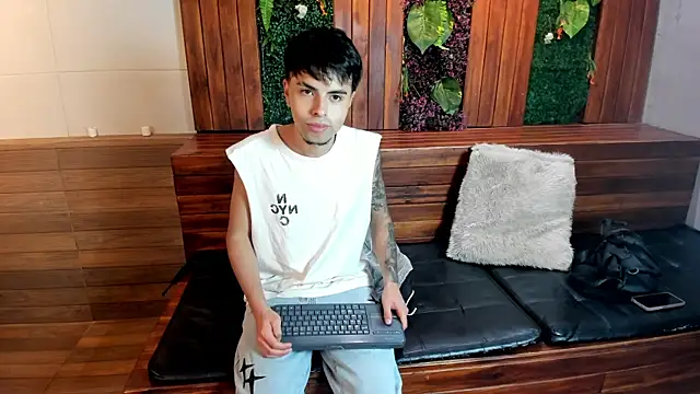 FedeViale online show from July 2026 04:21:02 AM