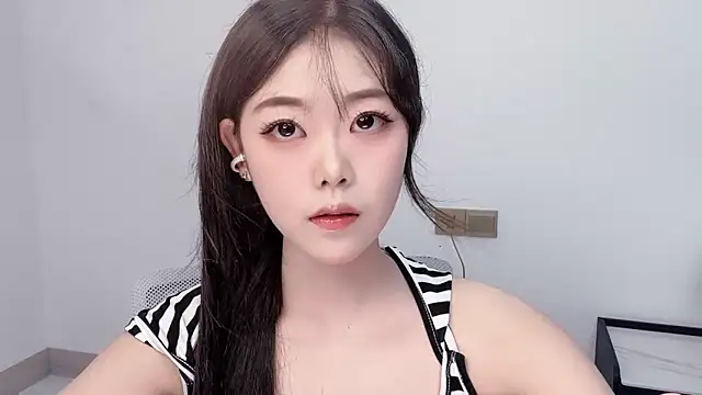 smalldaiwang online show from July 2026 02:53:01 AM