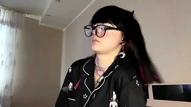 HolyCute online show from June 2026 02:21:02 PM