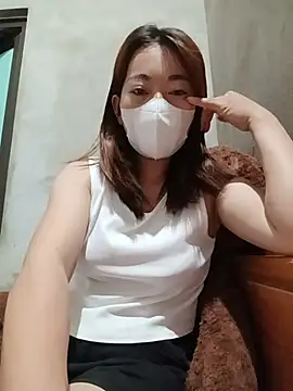 Snapshot of -Trinina- chatting on June 2026 09:24:01 PM -Trinina- online show from June 2026 09:24:01 PM