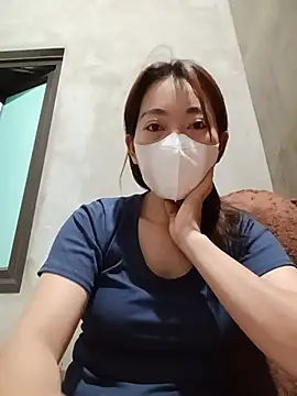 Snapshot of -Trinina- chatting on June 2026 02:10:01 PM -Trinina- online show from June 2026 02:10:01 PM
