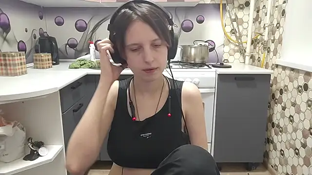 Saranade online show from July 2026 08:11:01 PM