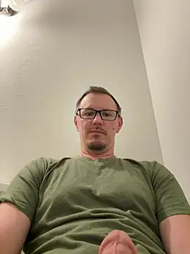 Snapshot of Hardpaul85 chatting on July 2026 01:06:01 PM Hardpaul85 online show from July 2026 01:06:01 PM