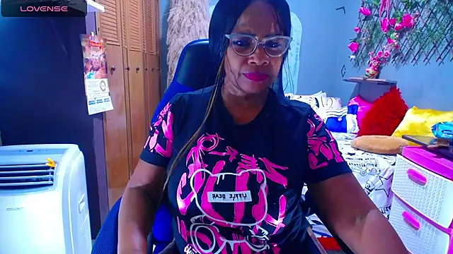 Snapshot of cairohot chatting on January 2025 11:26:01 PM cairohot online show from January 2025 11:26:01 PM